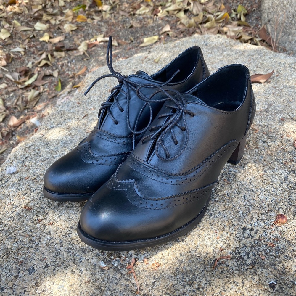 Size 10 Leather Oxfords